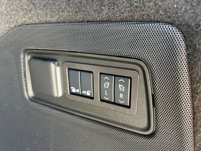Certified 2025 Cadillac Escalade Premium Luxury AWD/4WD image 23