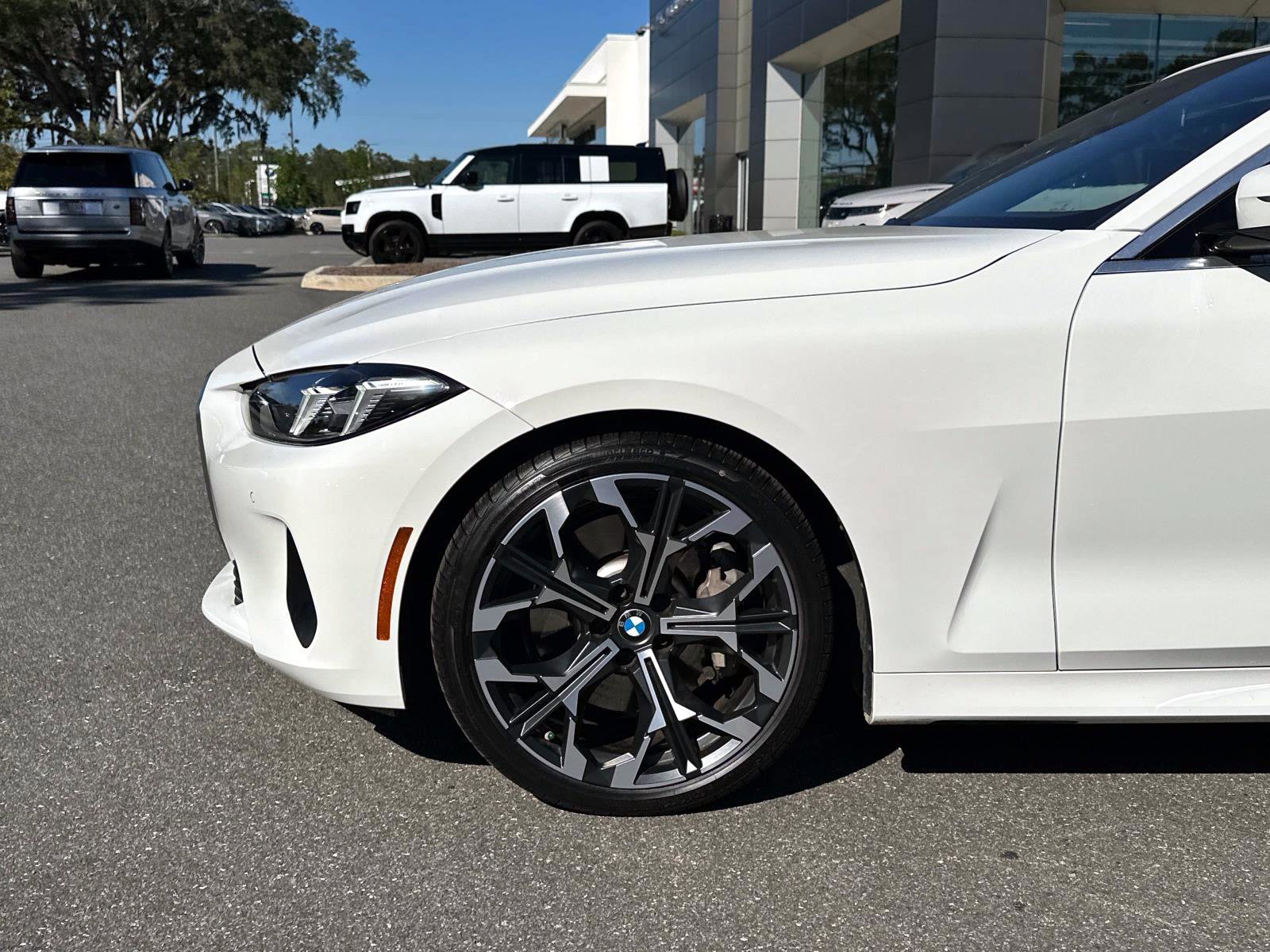 Used 2025 BMW 430i Coupe w/ Premium Package image 10