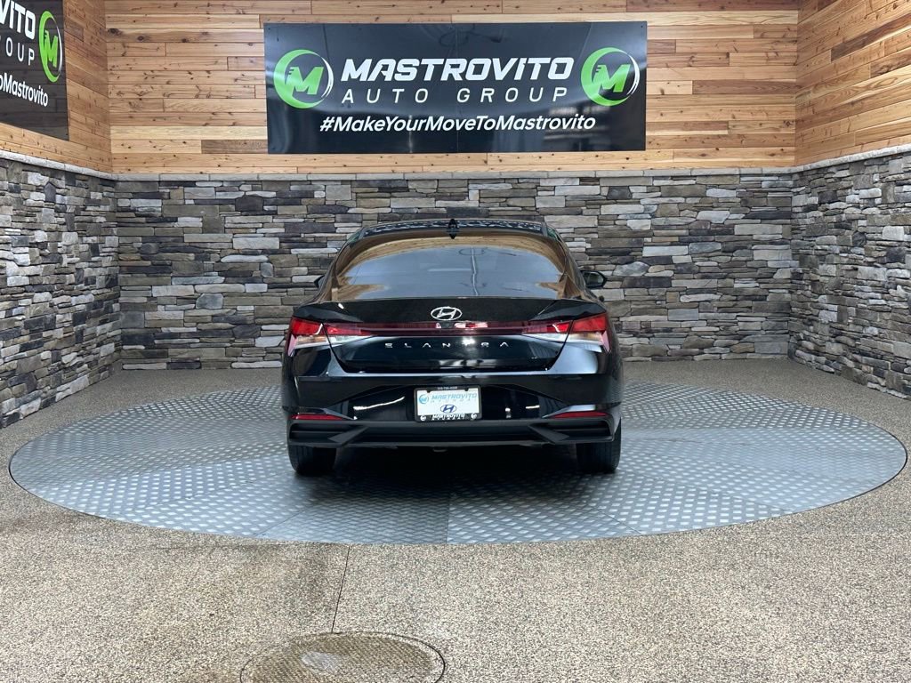 Certified 2023 Hyundai Elantra SEL image 8