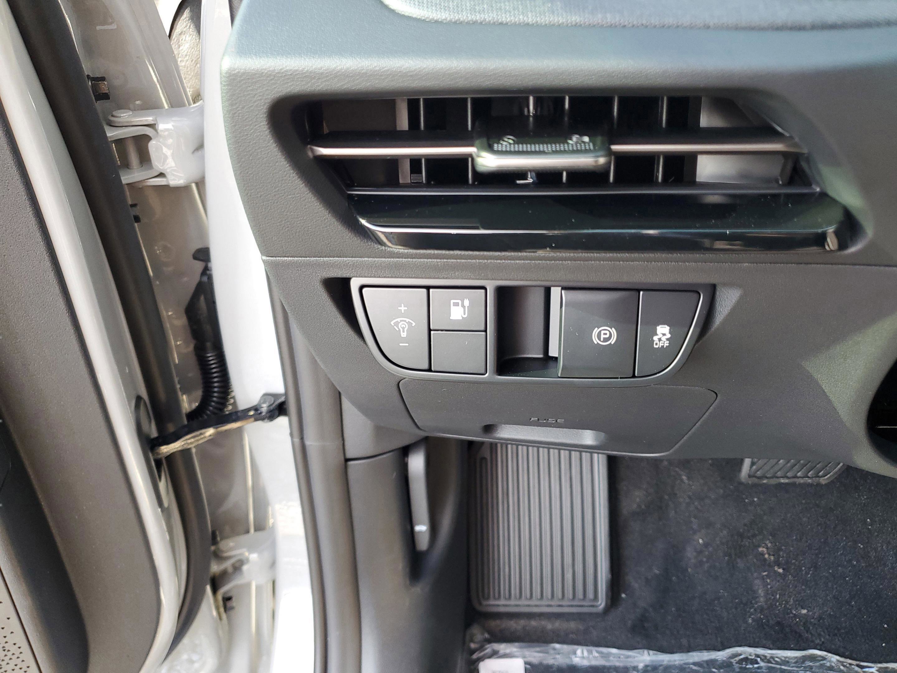 New 2025 Kia EV6 Light w/ Light LR Technology Package image 12