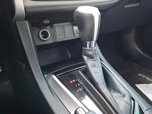 Used 2018 Toyota Corolla LE image 12
