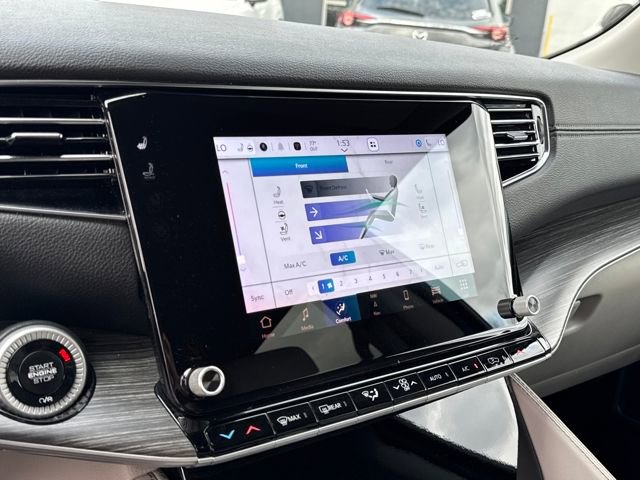 Used 2024 Jeep Wagoneer L Series II w/ Flexible Seating Group image 23