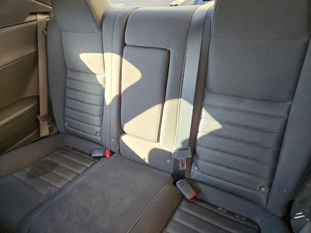 Used 2010 Dodge Challenger SE image 7