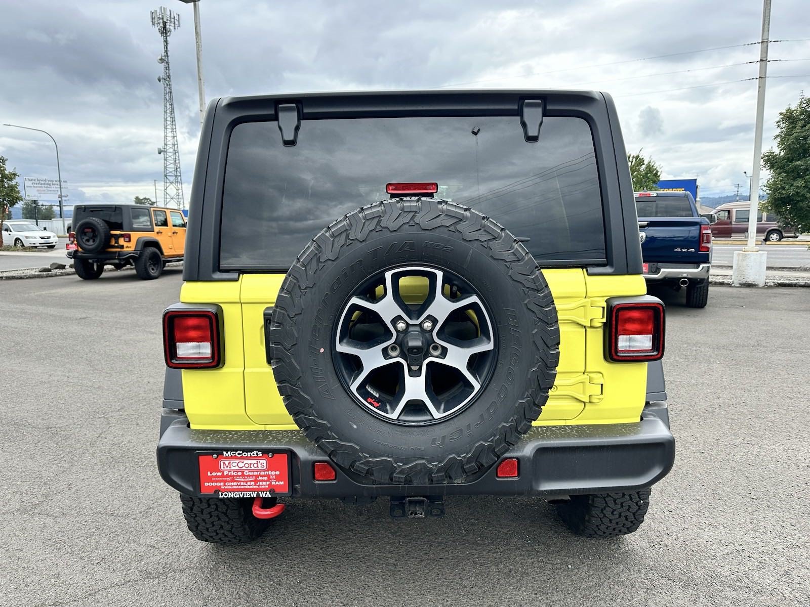 Used 2023 Jeep Wrangler Unlimited Rubicon w/ Cold Weather Group AWD/4WD image 4