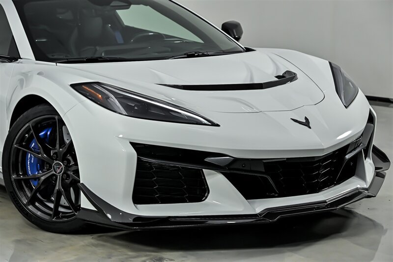 Used 2026 Chevrolet Corvette ZR1X AWD/4WD image 2