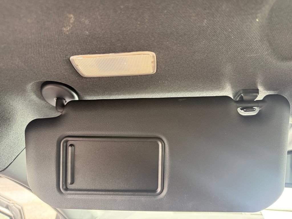 Used 2018 Toyota C-HR XLE FWD image 33
