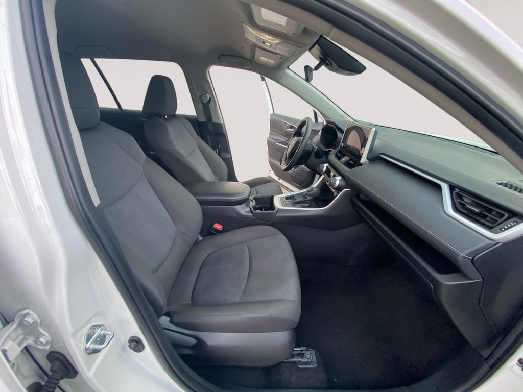 Used 2024 Toyota RAV4 XLE AWD/4WD image 15
