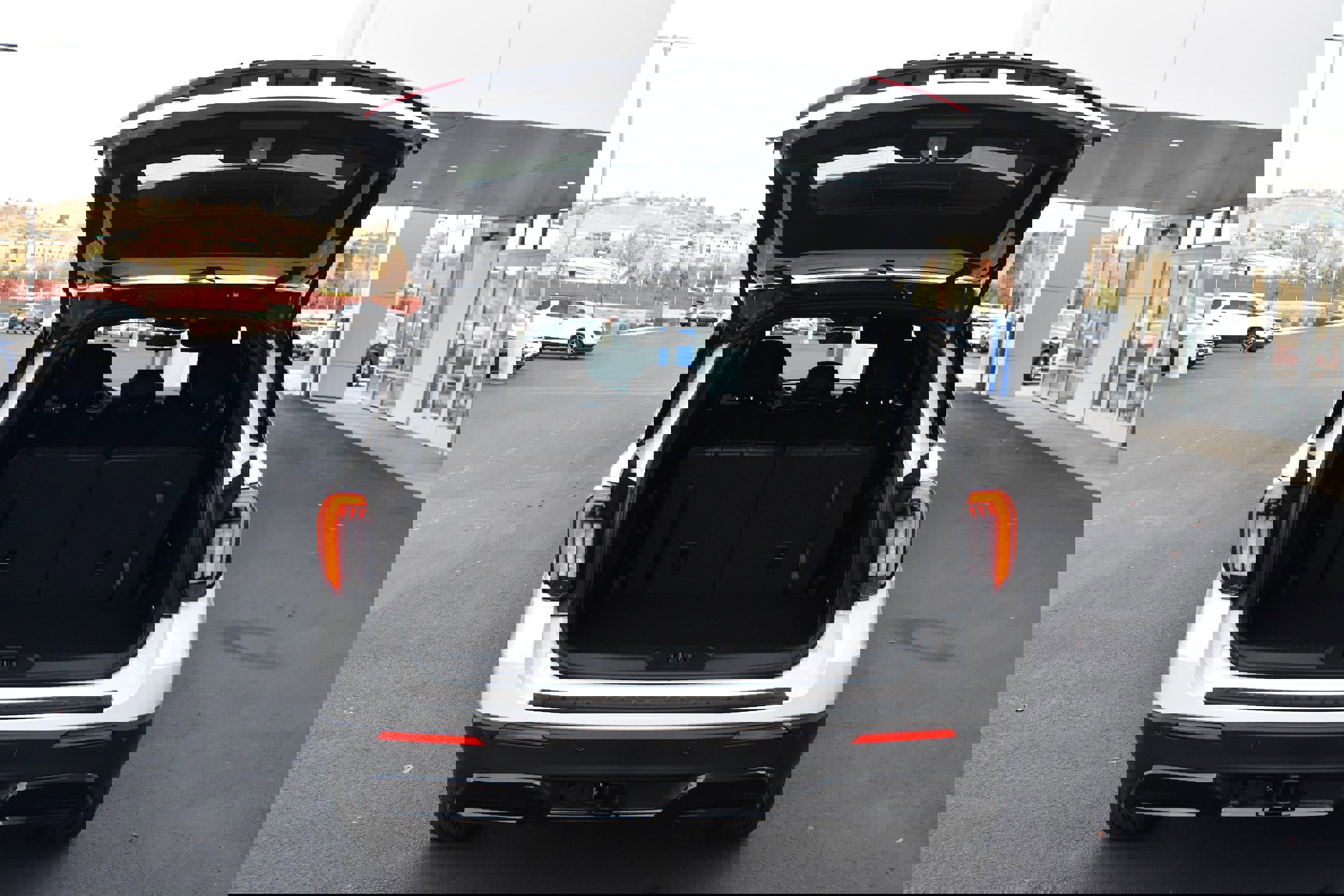 New 2026 Ford Explorer ST-Line image 8