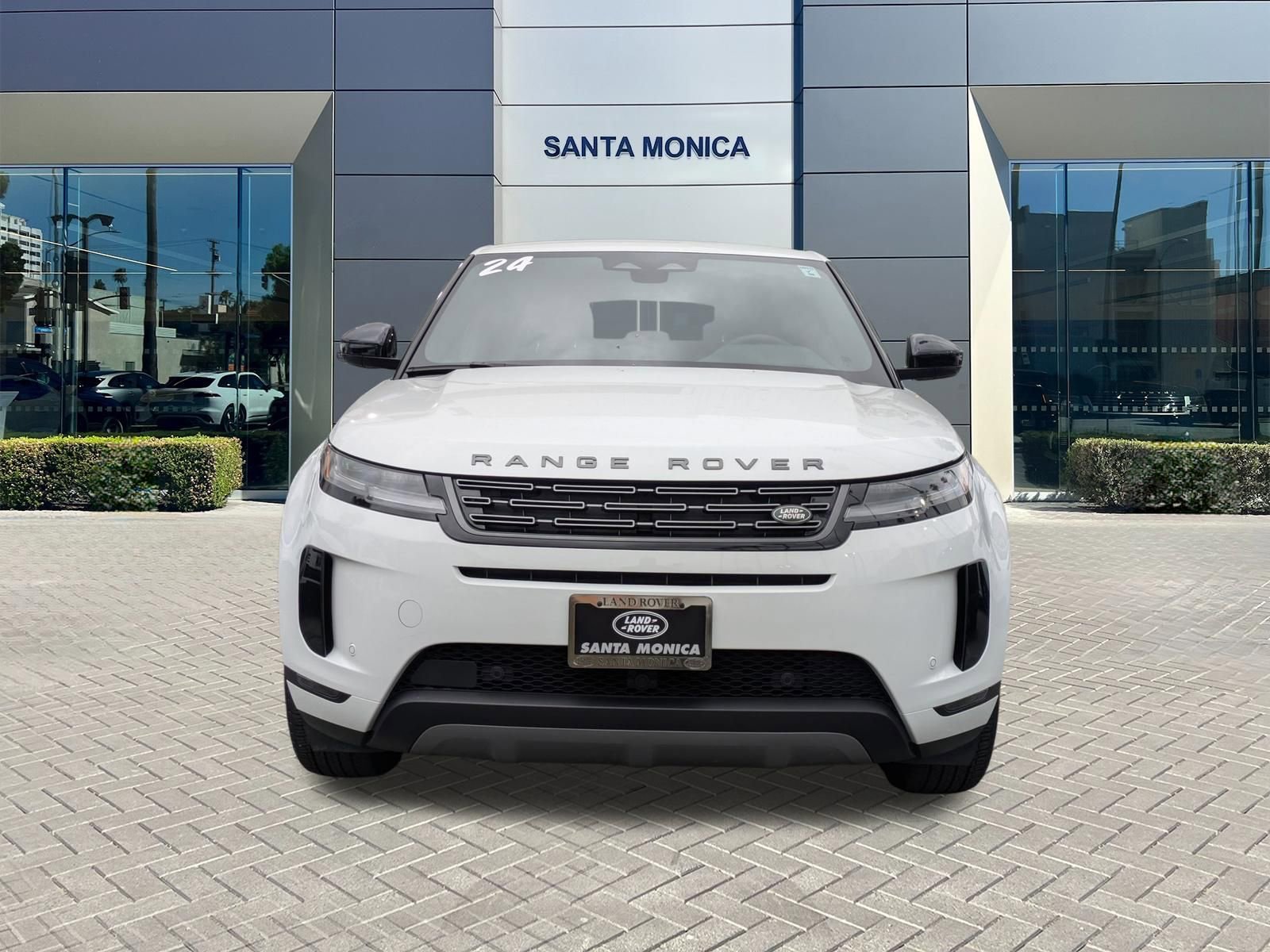 Used 2024 Land Rover Range Rover Evoque S image 2
