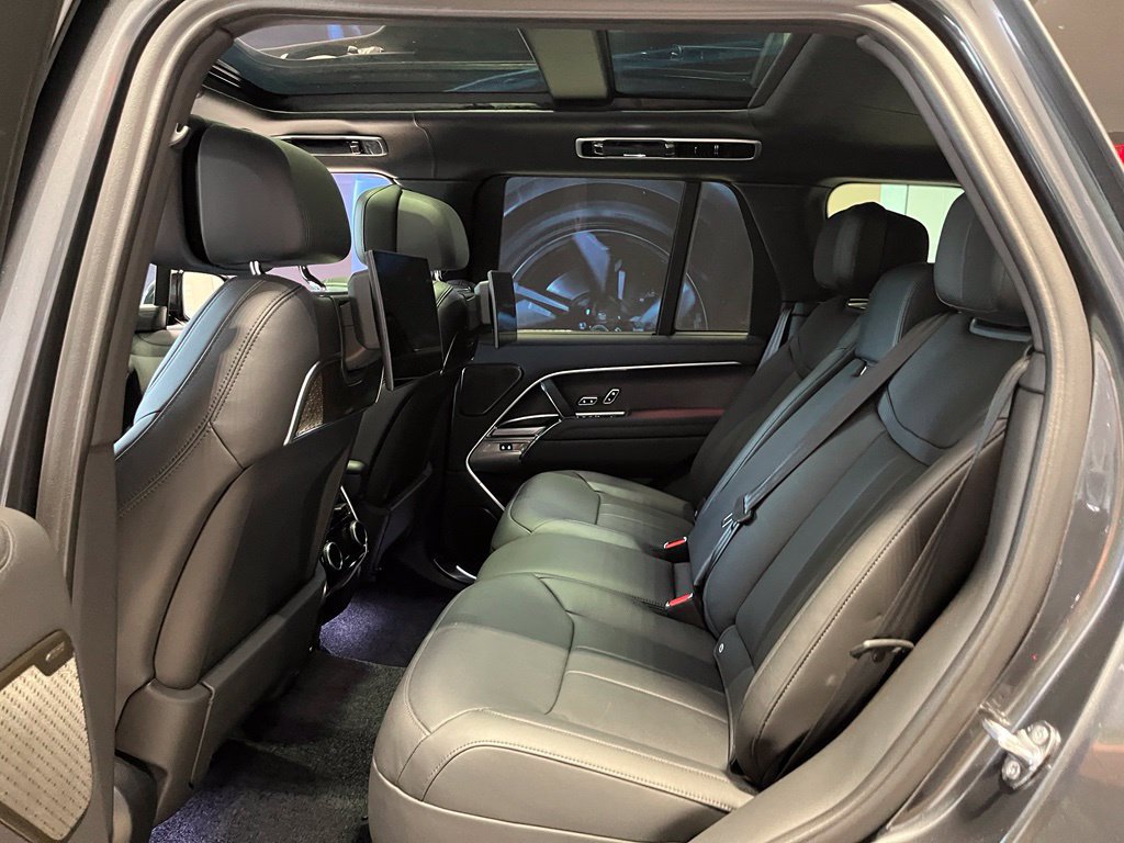 Used 2024 Land Rover Range Rover Autobiography AWD/4WD image 18
