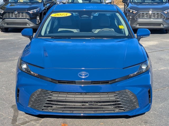 Used 2025 Toyota Camry LE image 2