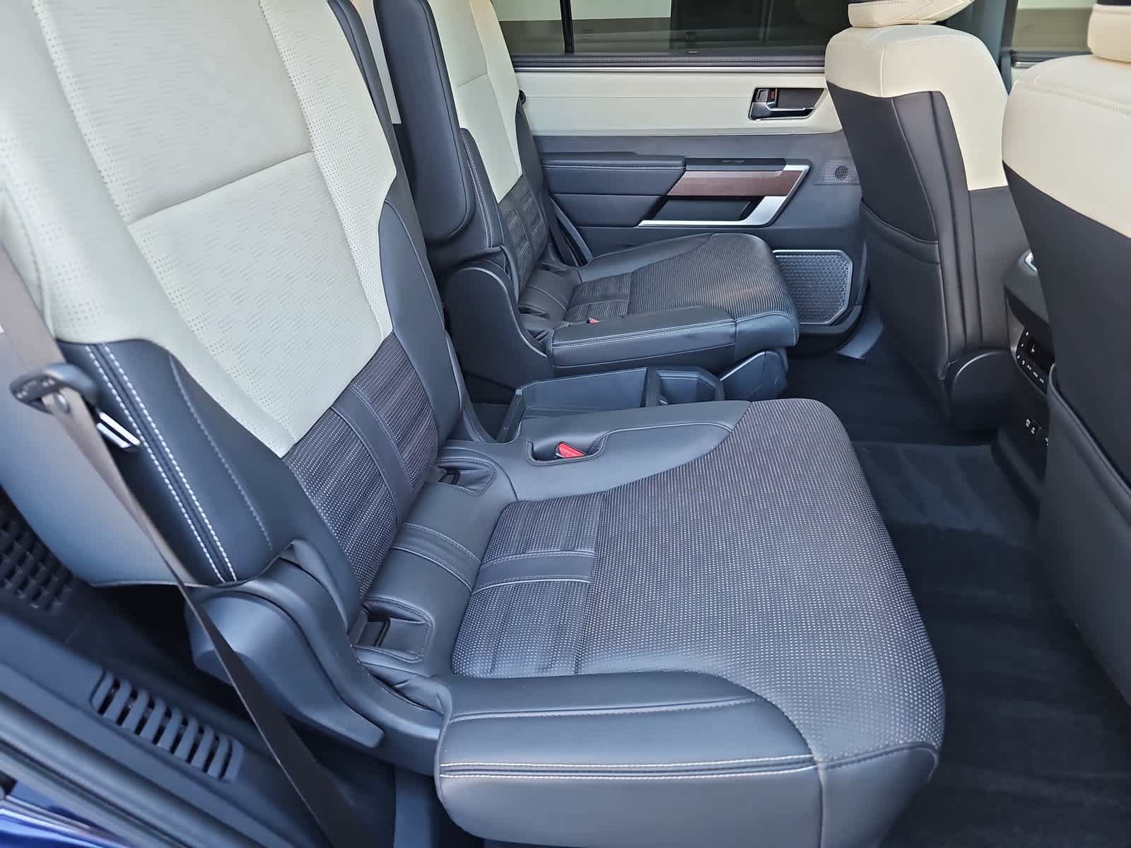 Used 2025 Toyota Sequoia Capstone AWD/4WD image 17