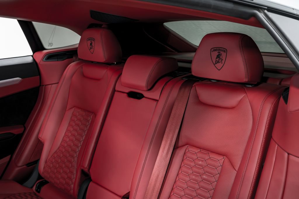 Used 2022 Lamborghini Urus AWD/4WD image 28