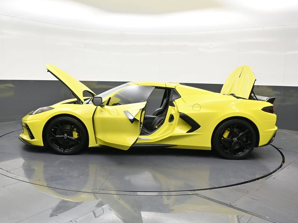 Used 2022 Chevrolet Corvette Stingray Preferred Conv w/ Z51 Performance Package RWD image 34