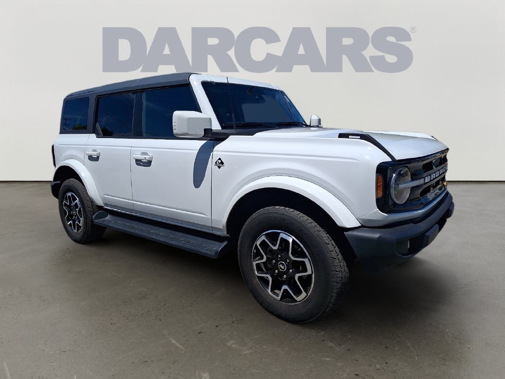 Used 2025 Ford Bronco Outer Banks AWD/4WD image 2