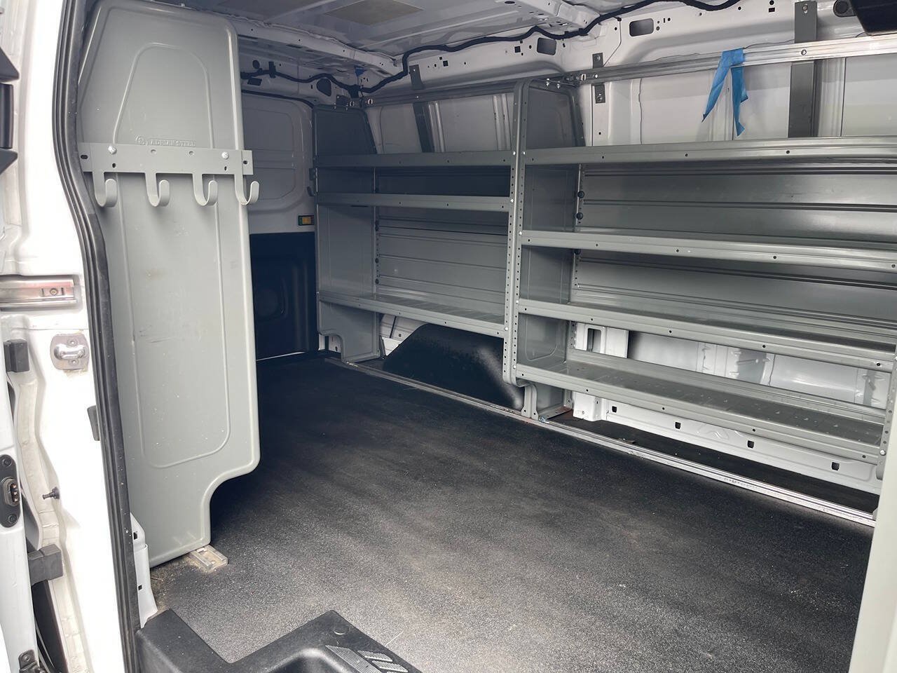 Used 2022 Ford Transit 150 Low Roof RWD image 28