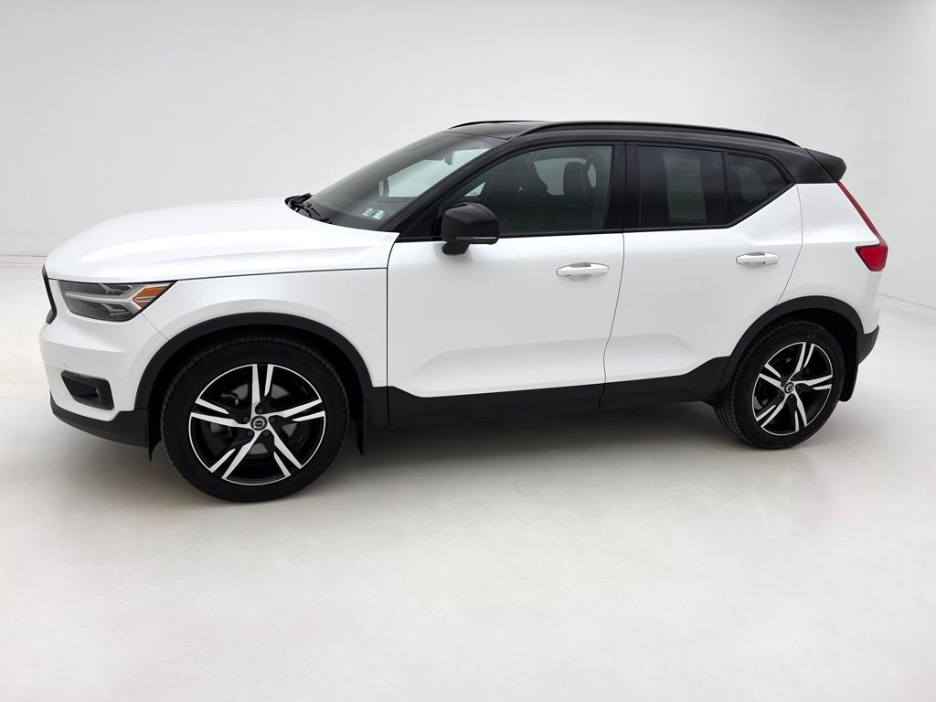 Used 2021 Volvo XC40 T5 R-Design image 9