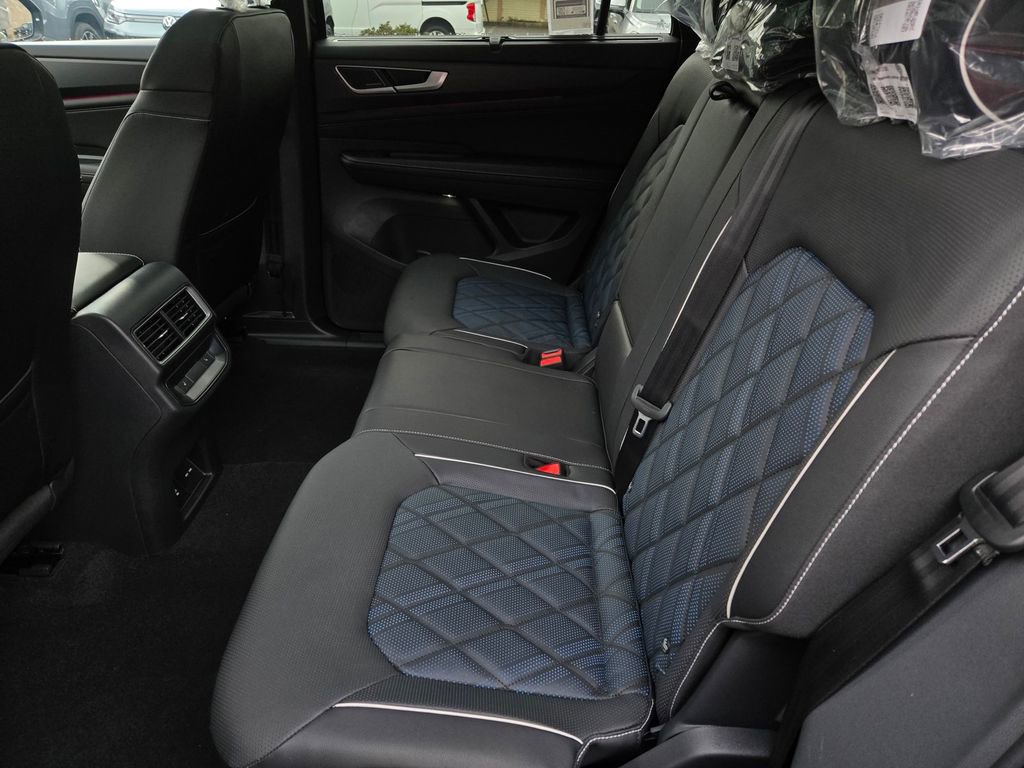 New 2026 Volkswagen Atlas Cross Sport SEL Premium R-Line AWD/4WD image 5