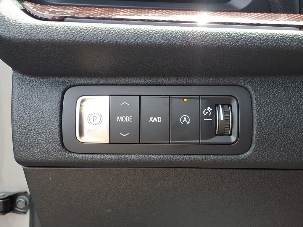 New 2026 Chevrolet Traverse Z71 w/ Enhanced Driving Package AWD/4WD image 17