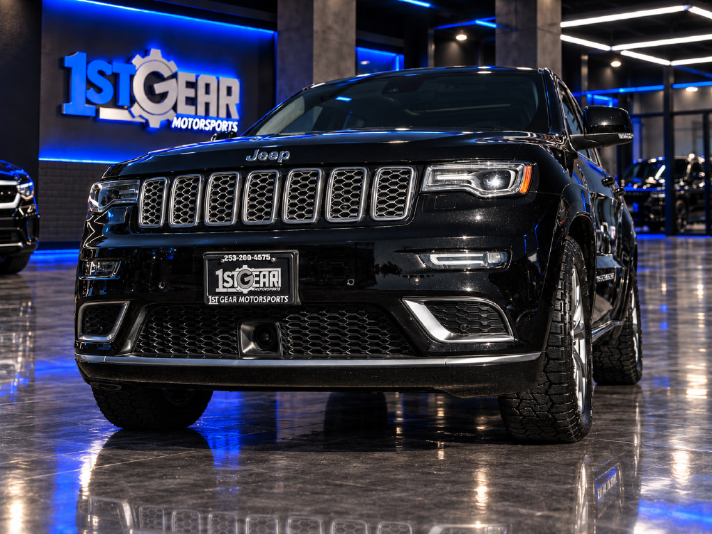 Used 2019 Jeep Grand Cherokee Summit AWD/4WD image 10