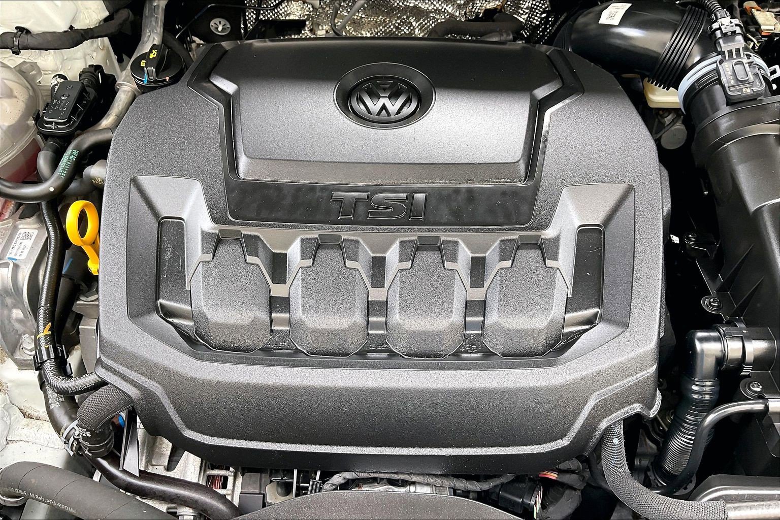 Certified 2023 Volkswagen Tiguan SE R-Line FWD image 30