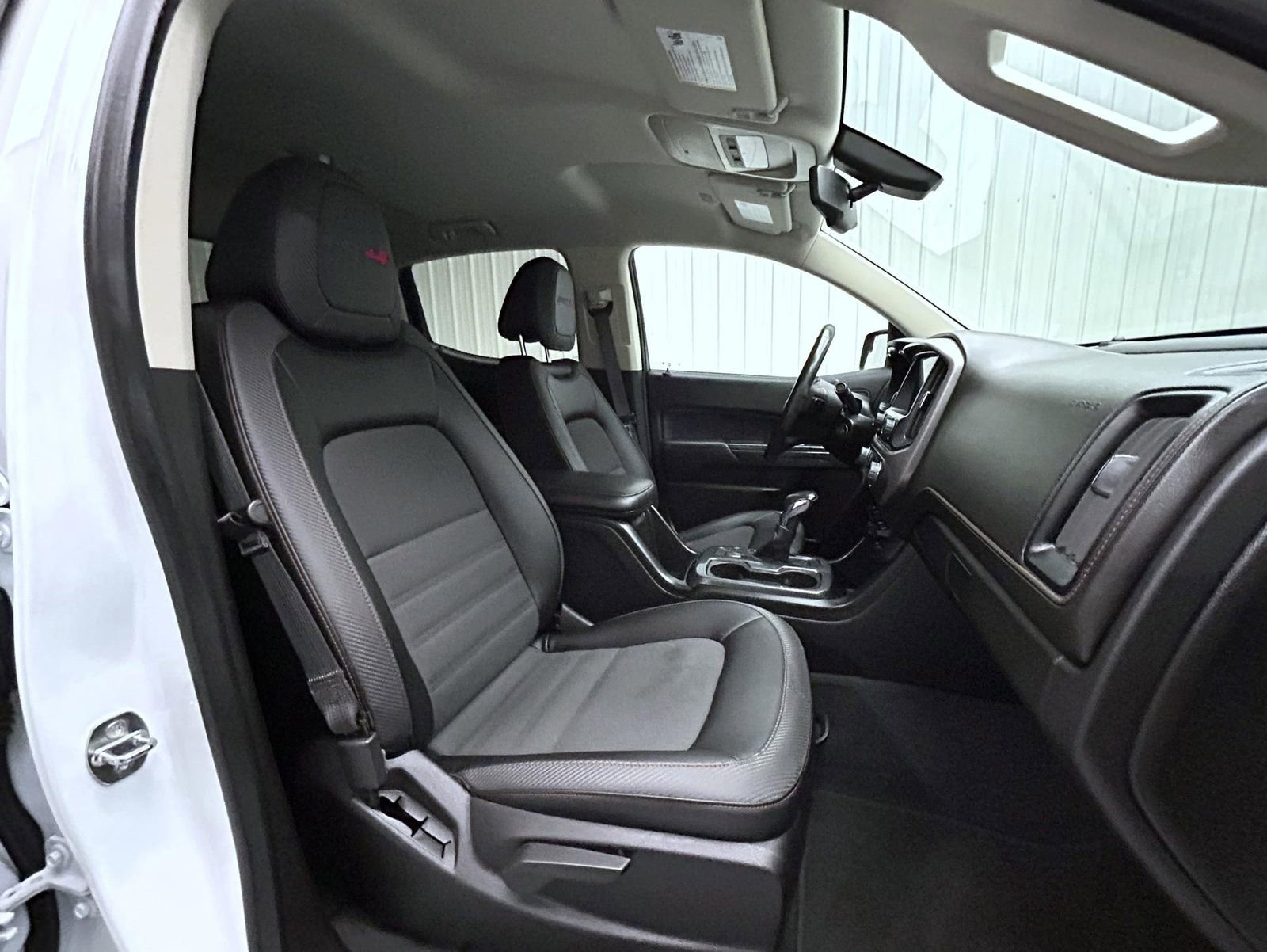 Used 2022 GMC Canyon AT4 w/ Trailering Package image 15