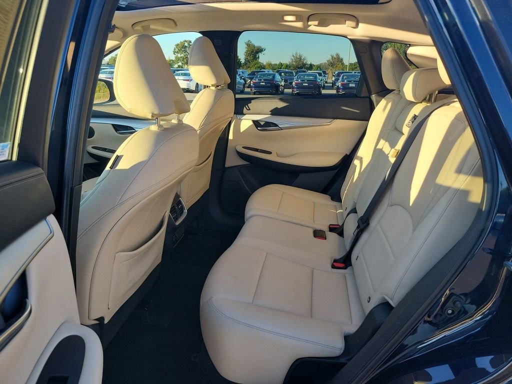 Used 2019 INFINITI QX50 Luxe w/ Navigation Package image 18