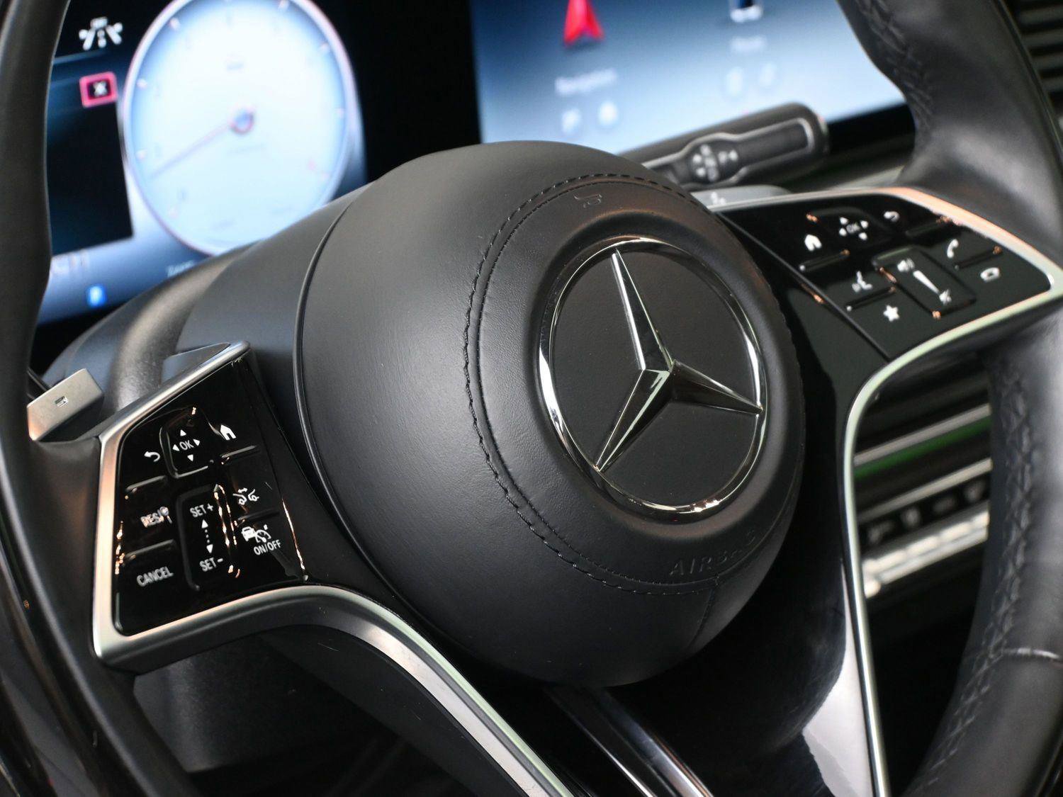 Used 2024 Mercedes-Benz Maybach GLS 600 4MATIC image 9