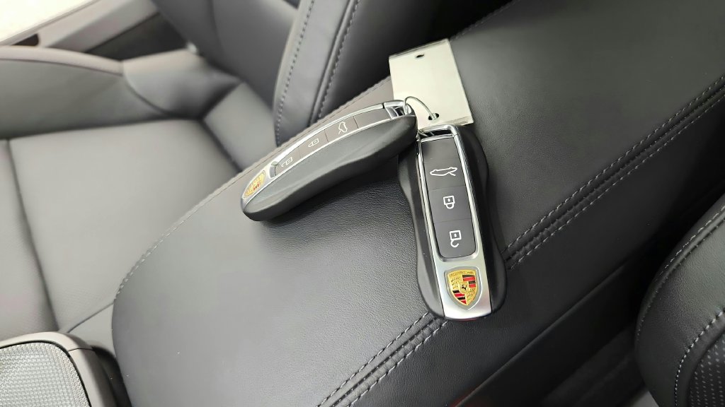 Used 2025 Porsche 911 Carrera RWD image 37