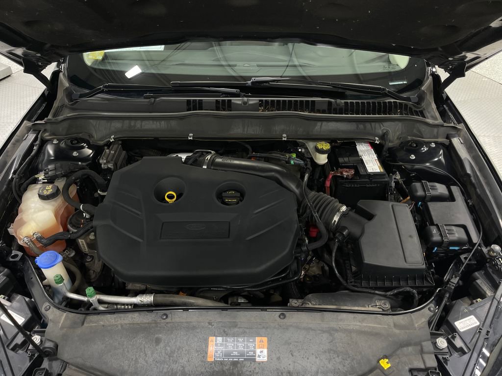 Used 2017 Ford Fusion SE w/ Fusion SE Technology Package image 23