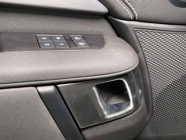 Used 2025 Land Rover Discovery Dynamic SE image 38
