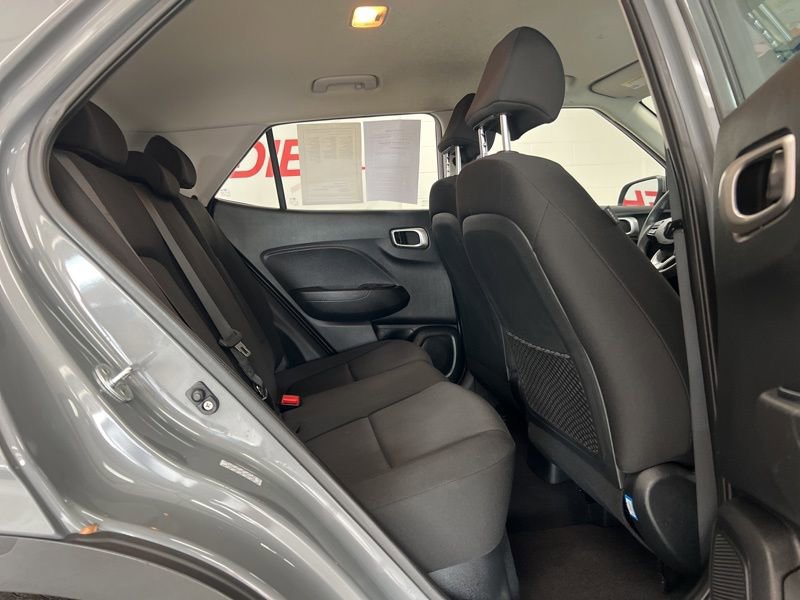 Used 2020 Hyundai Venue SE image 10