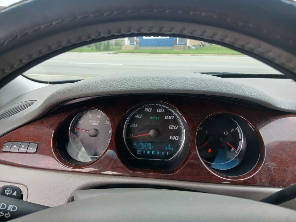 Used 2009 Buick Lucerne CXL w/ Driver Confidence Package FWD image 11