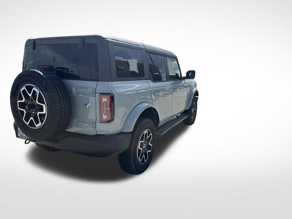 Used 2024 Ford Bronco Outer Banks AWD/4WD image 4