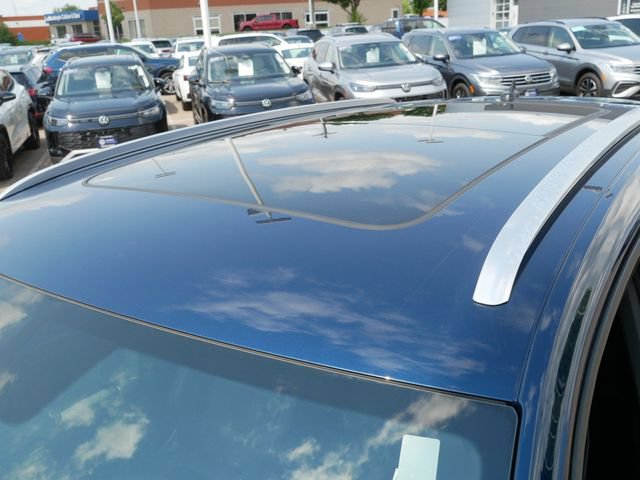 Certified 2023 Volkswagen Atlas Cross Sport SE w/ Panoramic Sunroof Package AWD/4WD image 11