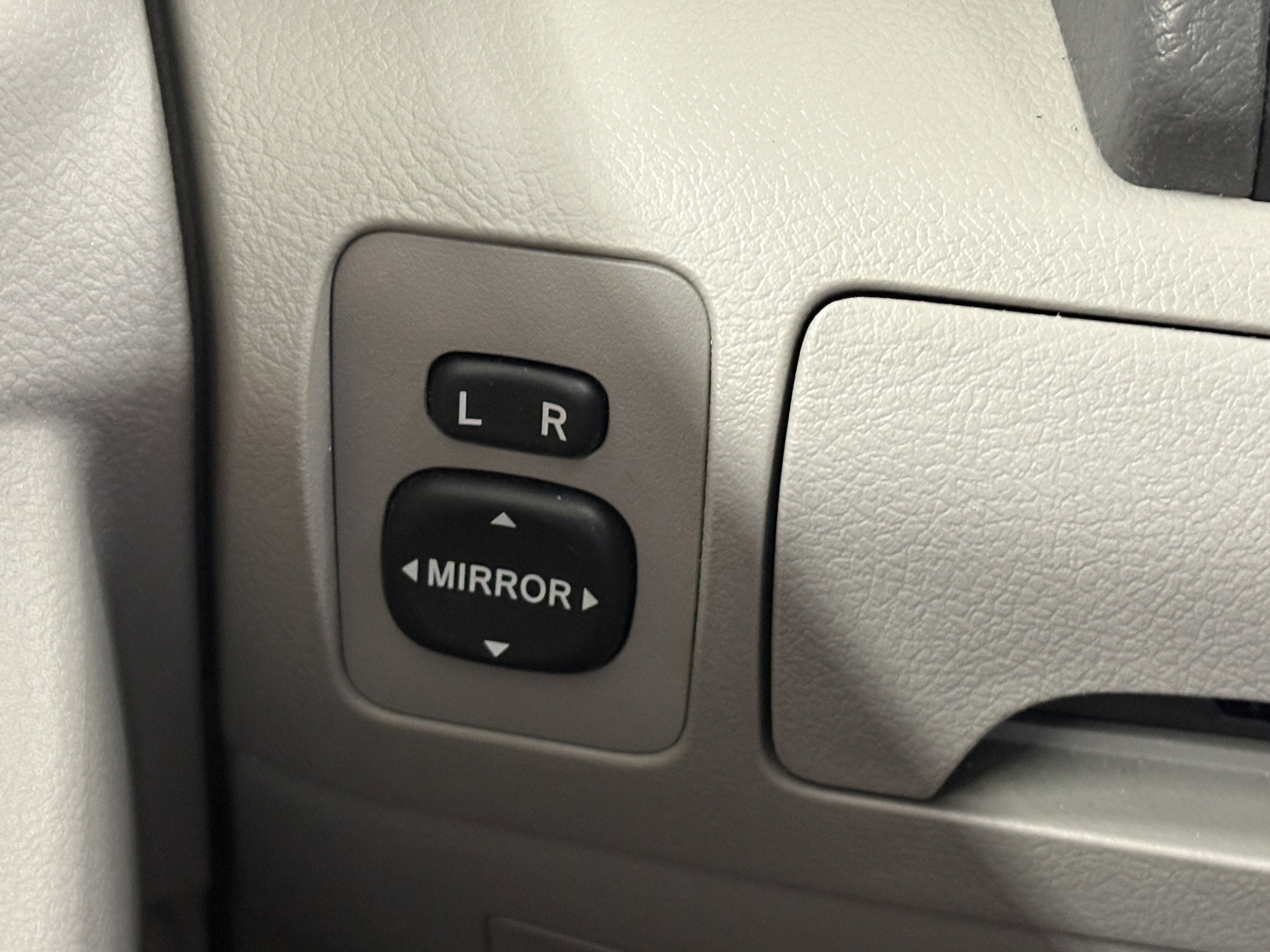 Used 2007 Toyota Camry XLE FWD image 15