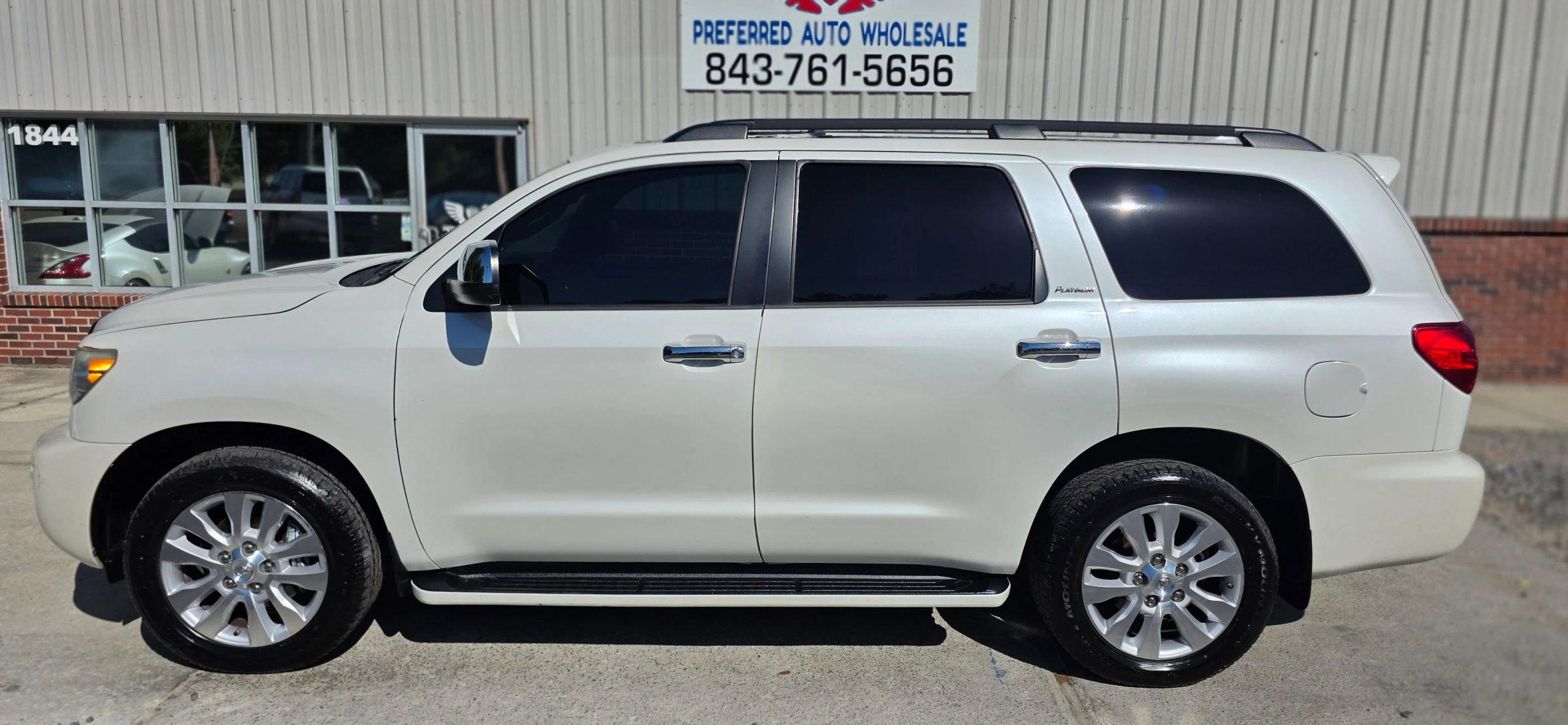 Used 2013 Toyota Sequoia Platinum AWD/4WD image 3