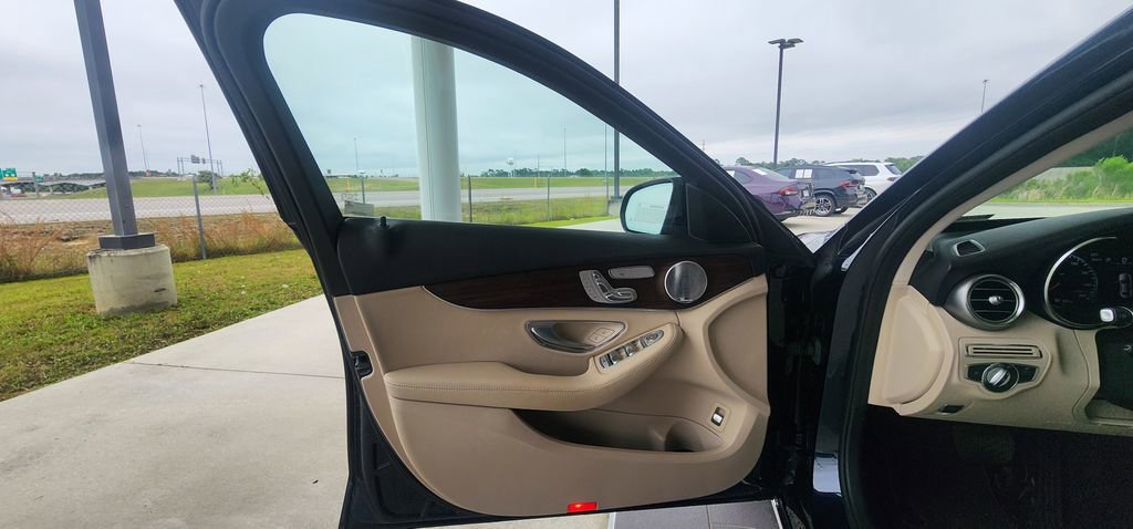 Used 2021 Mercedes-Benz C 300 Sedan image 14