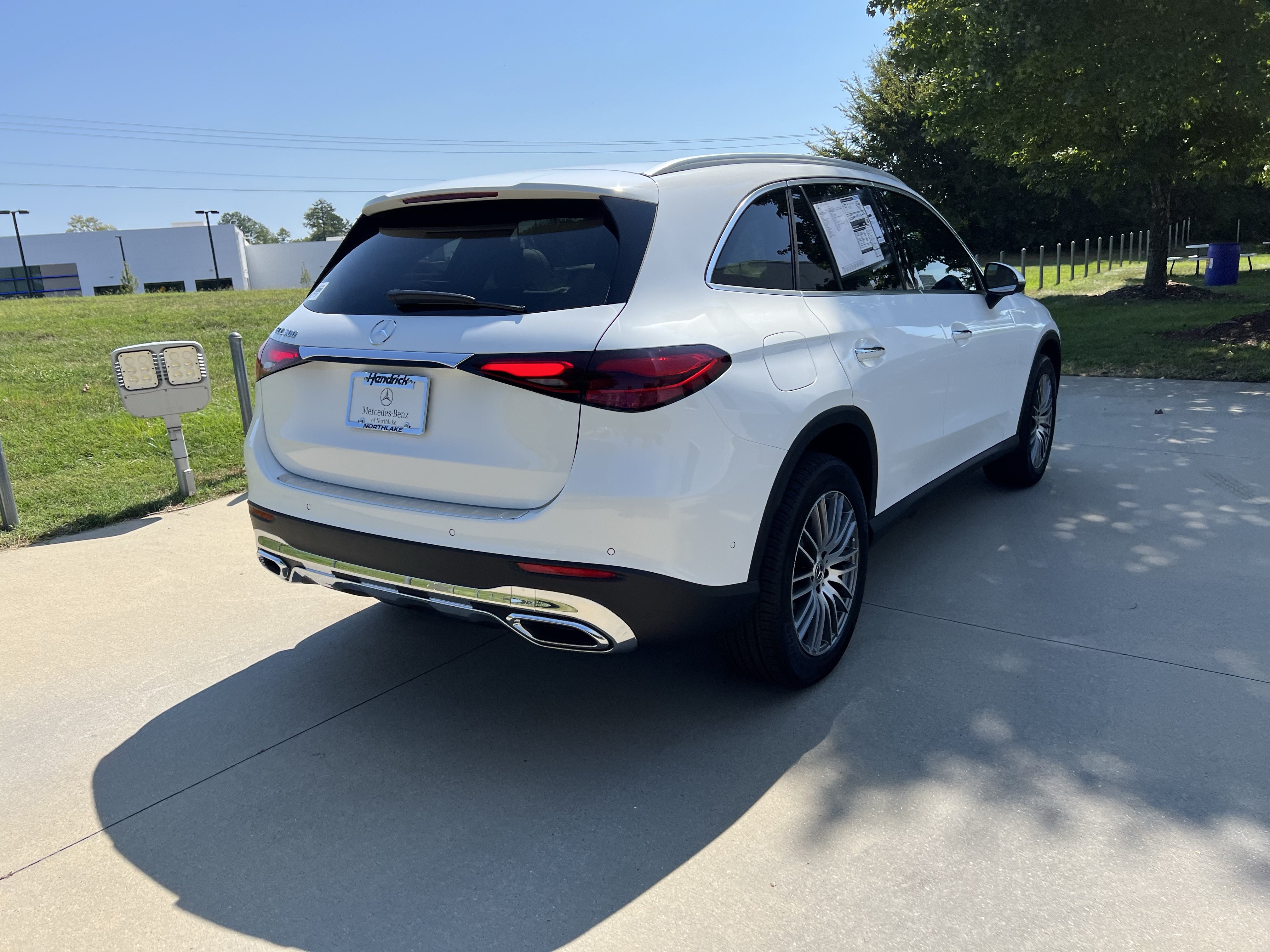 New 2027 Mercedes-Benz GLC 300 image 9