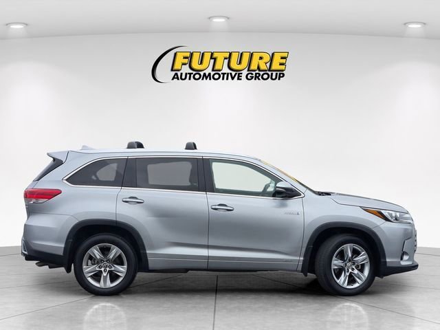 Certified 2017 Toyota Highlander Limited AWD/4WD image 4