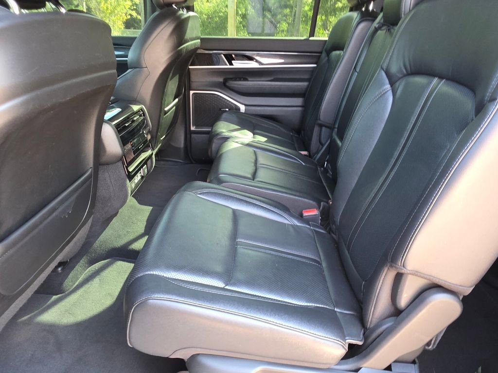Used 2022 Jeep Wagoneer Series I AWD/4WD image 24