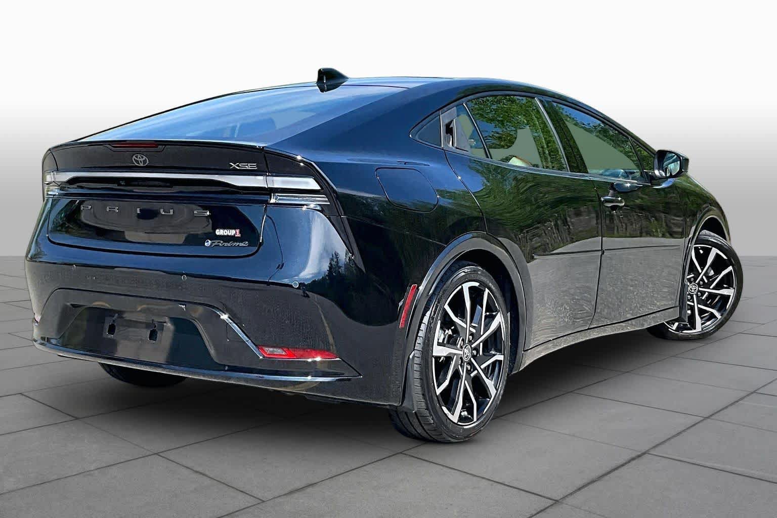 Used 2023 Toyota Prius Prime Premium FWD image 13