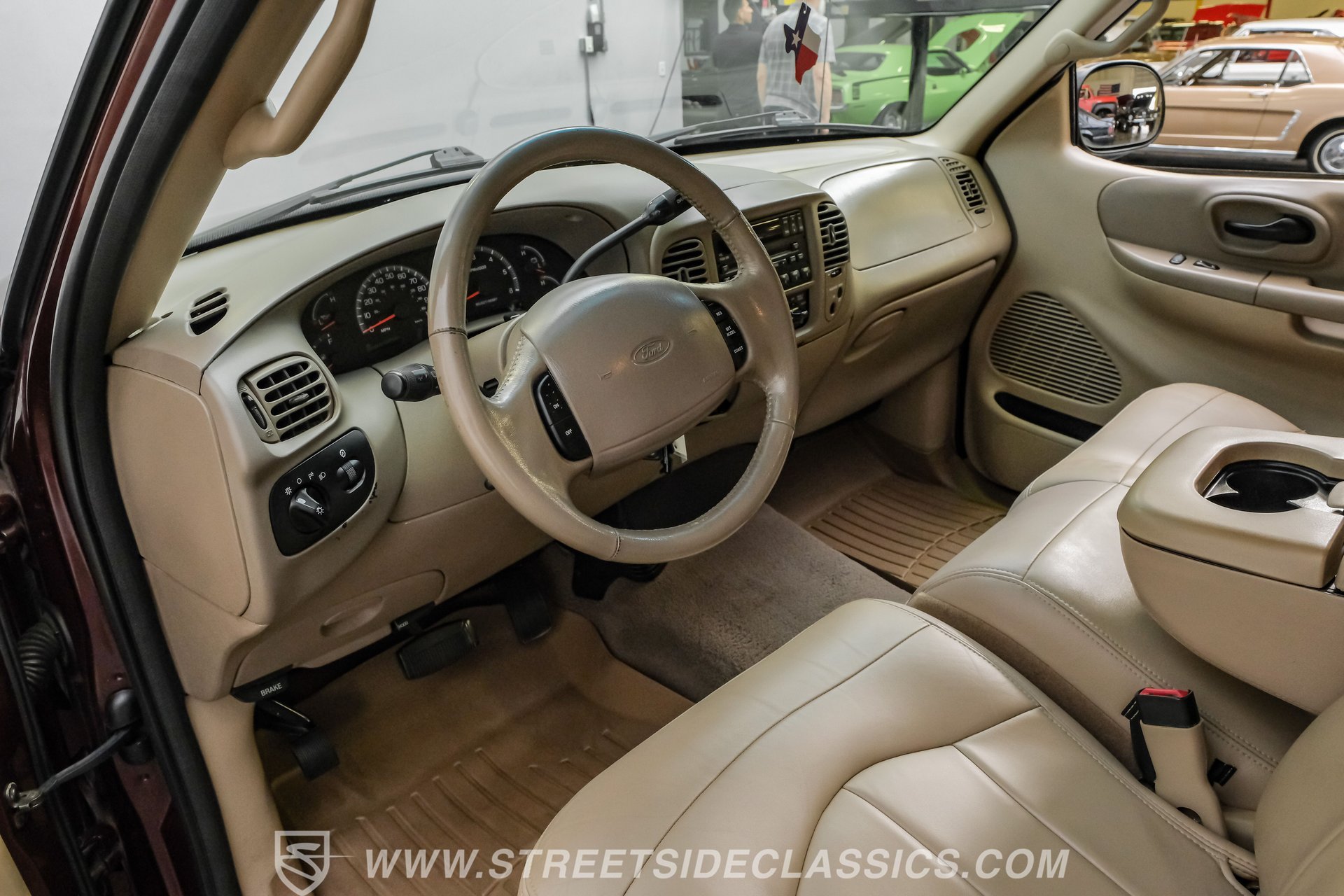 Used 2000 Ford F150 Lariat RWD image 4