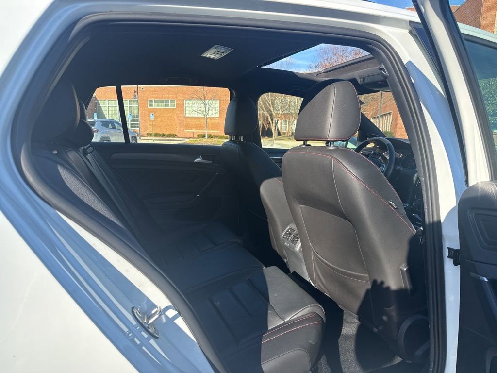 Used 2019 Volkswagen GTI SE image 30