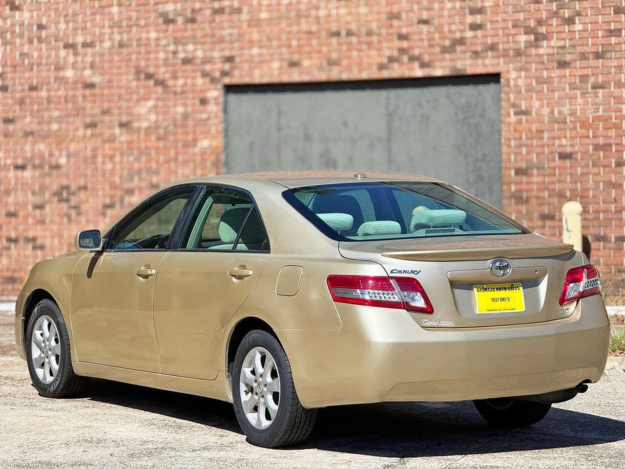 Used 2011 Toyota Camry LE w/ LE Extra-Value Pkg FWD image 9