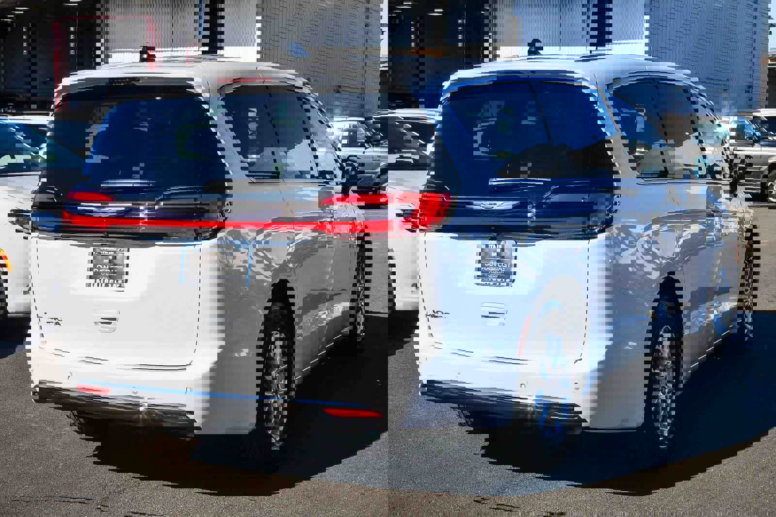 New 2026 Chrysler Pacifica Select image 4