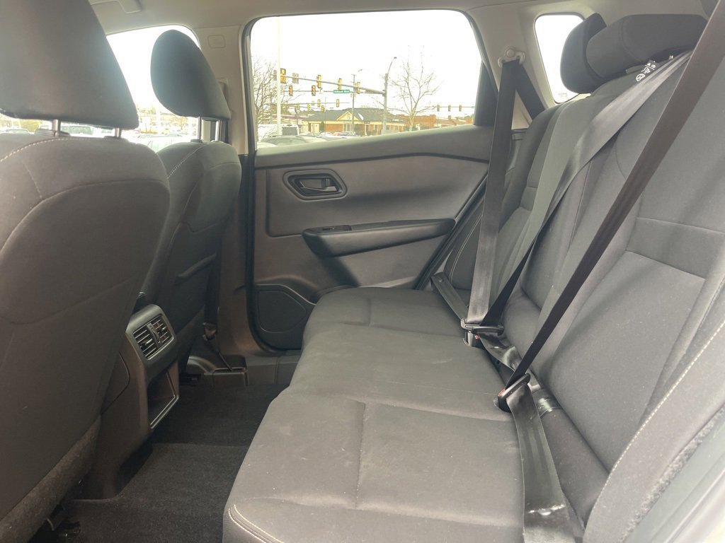 Used 2024 Nissan Rogue S image 15