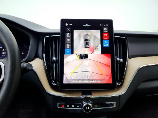 Certified 2026 Volvo XC60 B5 Plus AWD/4WD image 28