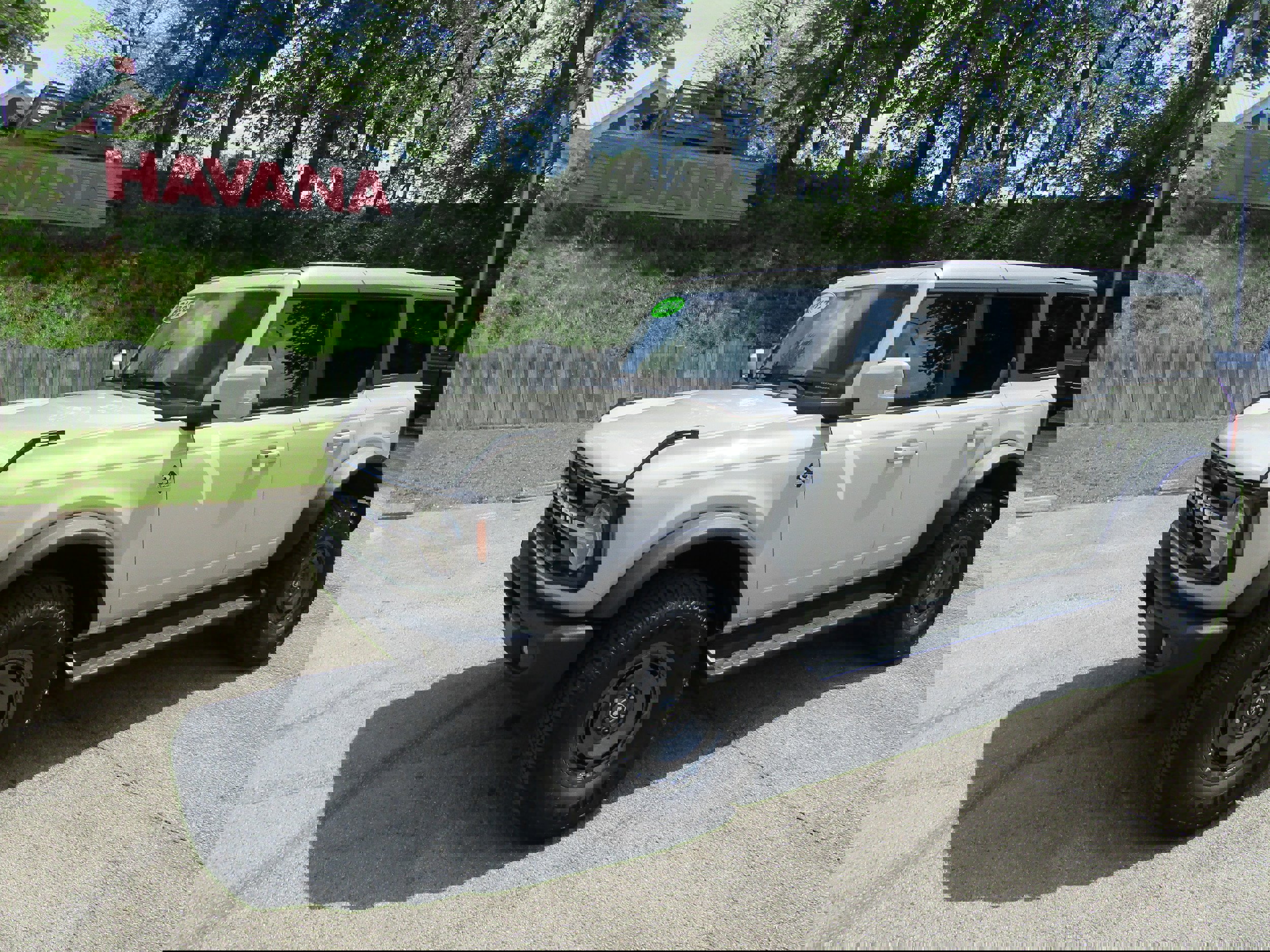 Used 2025 Ford Bronco Outer Banks w/ Sasquatch Package AWD/4WD image 8