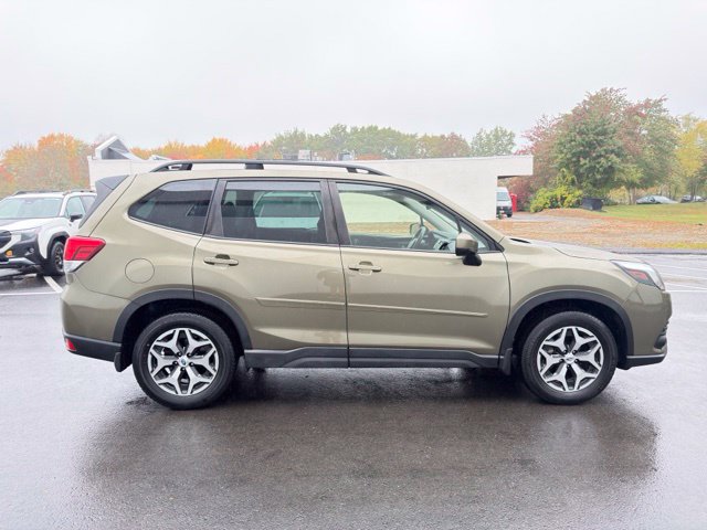 Used 2024 Subaru Forester Premium AWD/4WD image 5